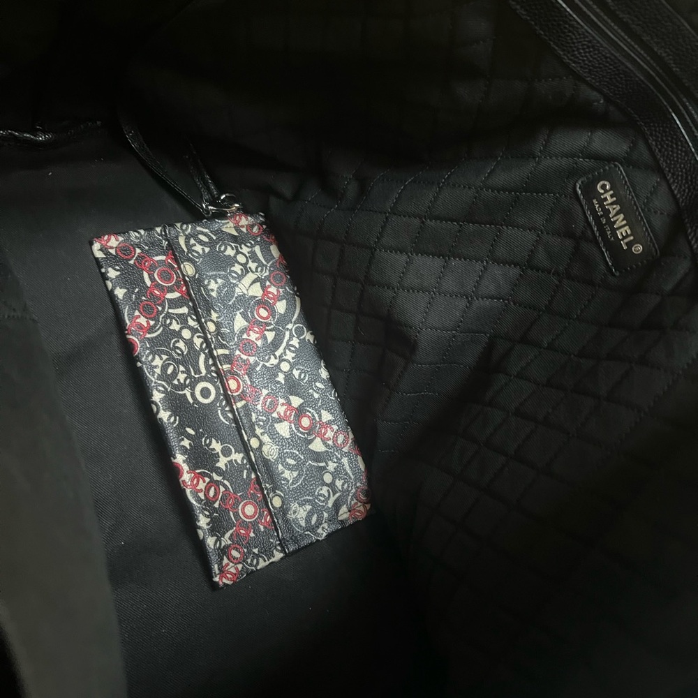 CHANEL Black and Red Embroidered Tote Bag - Picture 12 of 14